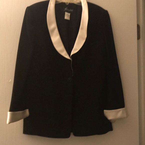 Suit worn 1x. - Picture 1 of 1